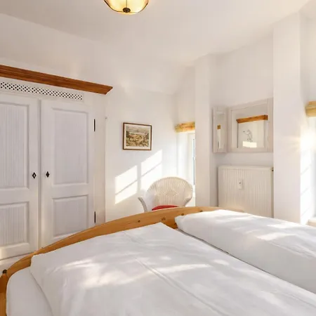 Haus Rolandseck Apartment Kuehlungsborn
